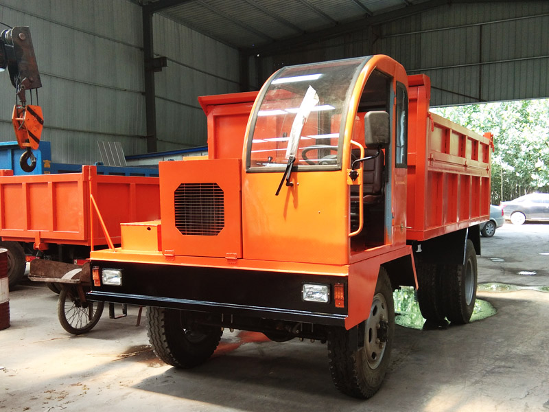 工程運(yùn)輸四驅(qū)車(chē)