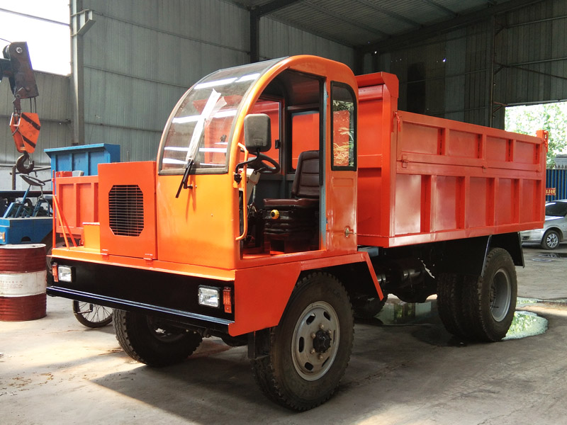 工程運(yùn)輸四驅(qū)車(chē)